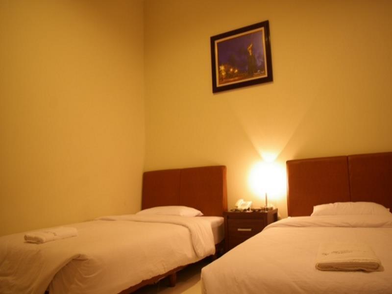 The Orchid Hotel Ambon Esterno foto